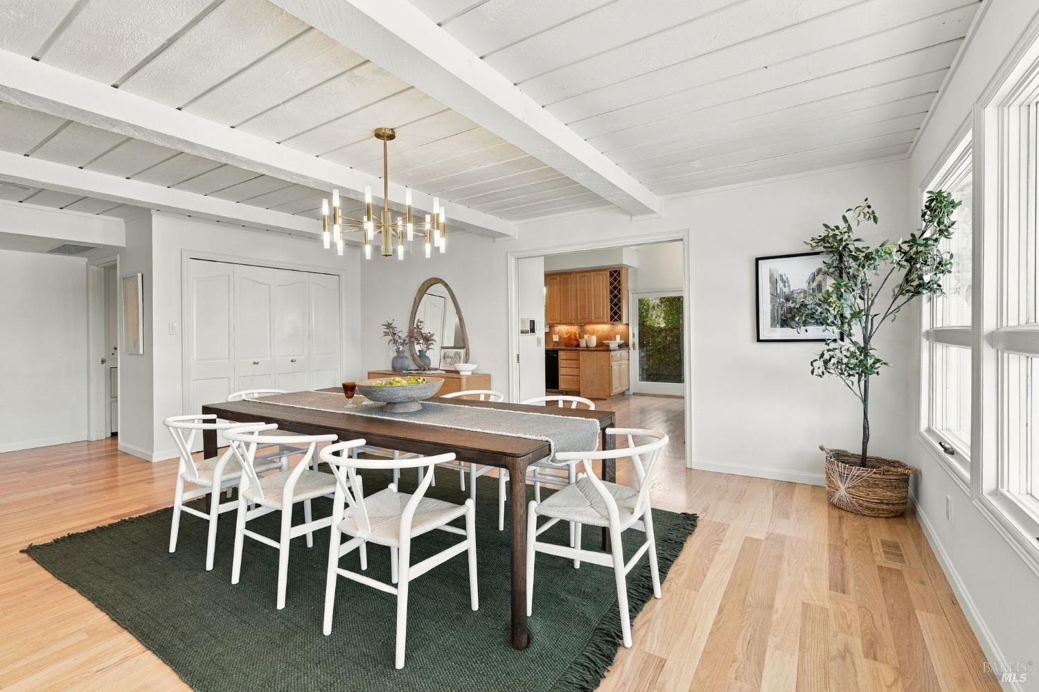 16 Aqua Vista Drive