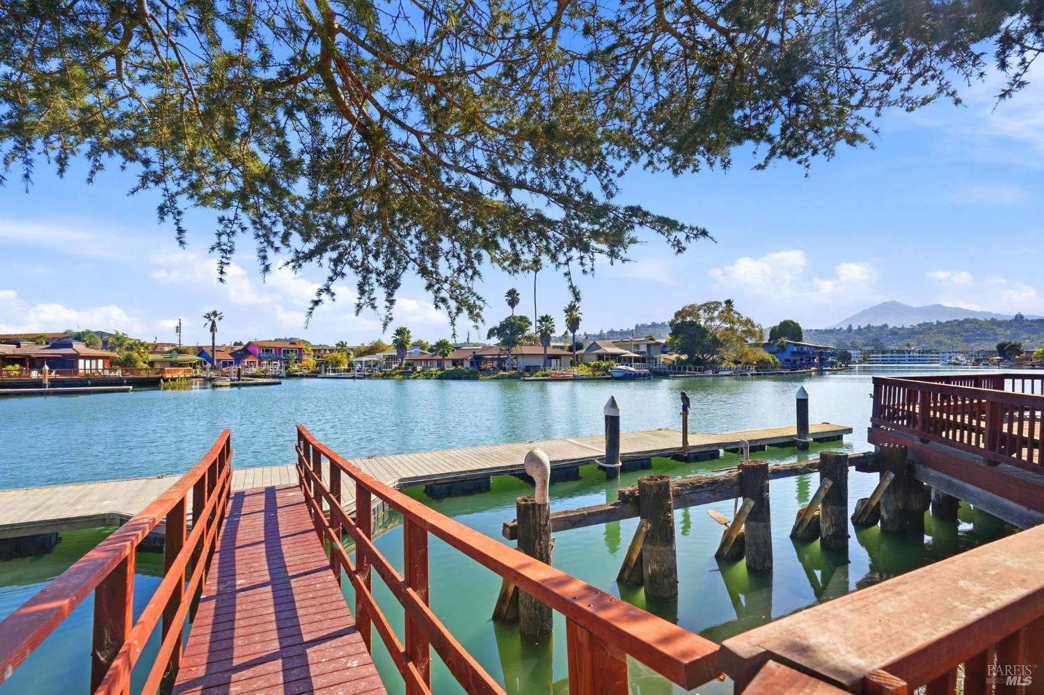 16 Aqua Vista Drive