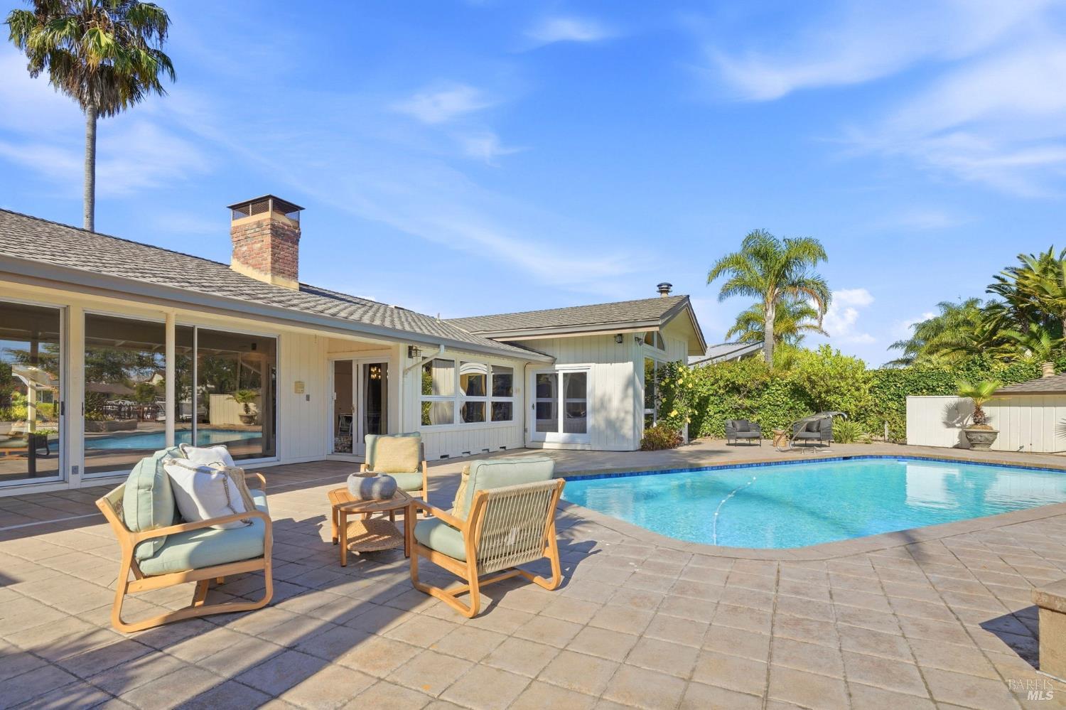 16 Aqua Vista Drive