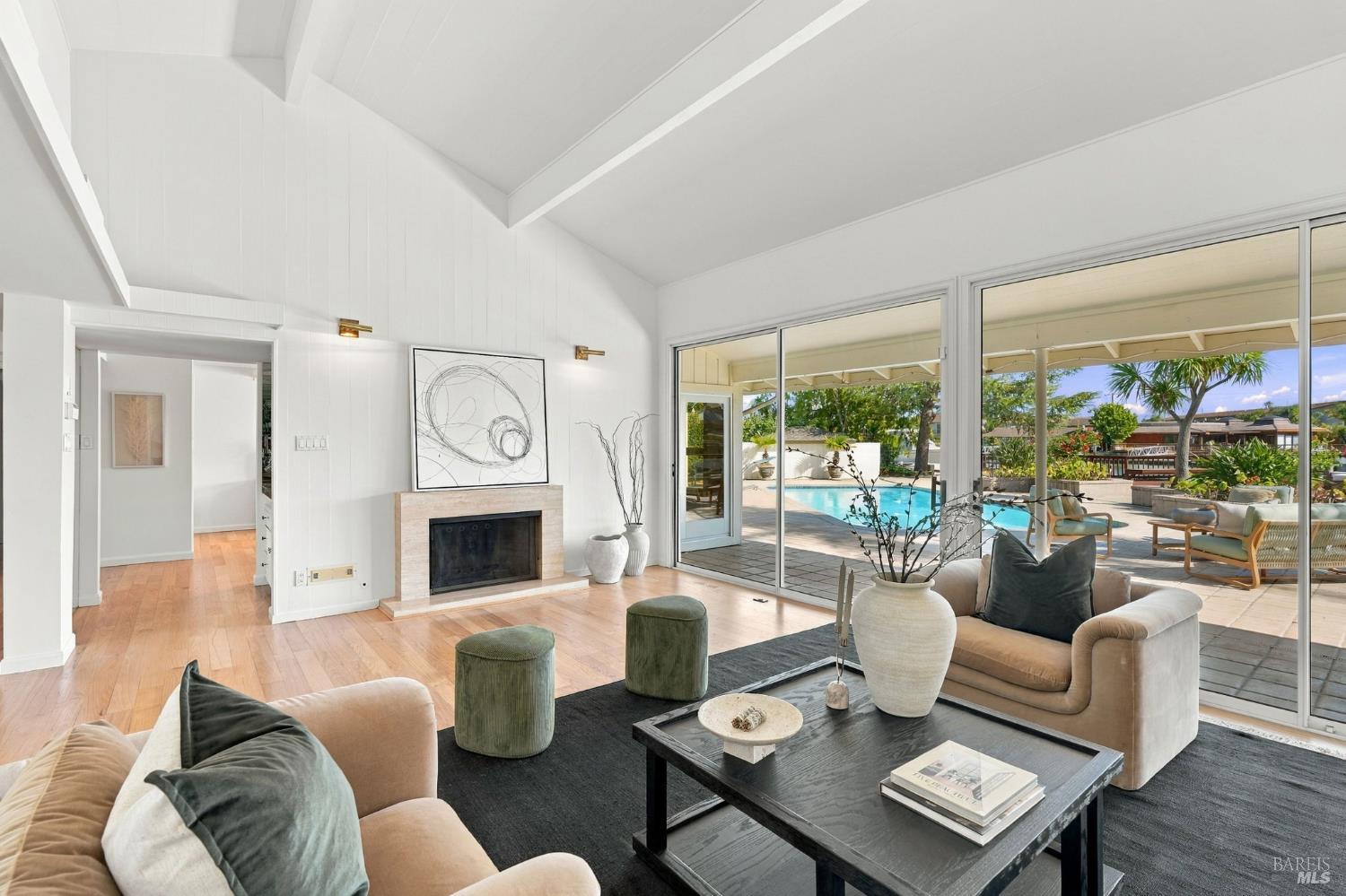 16 Aqua Vista Drive