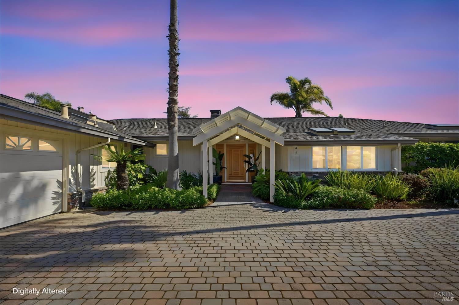 16 Aqua Vista Drive