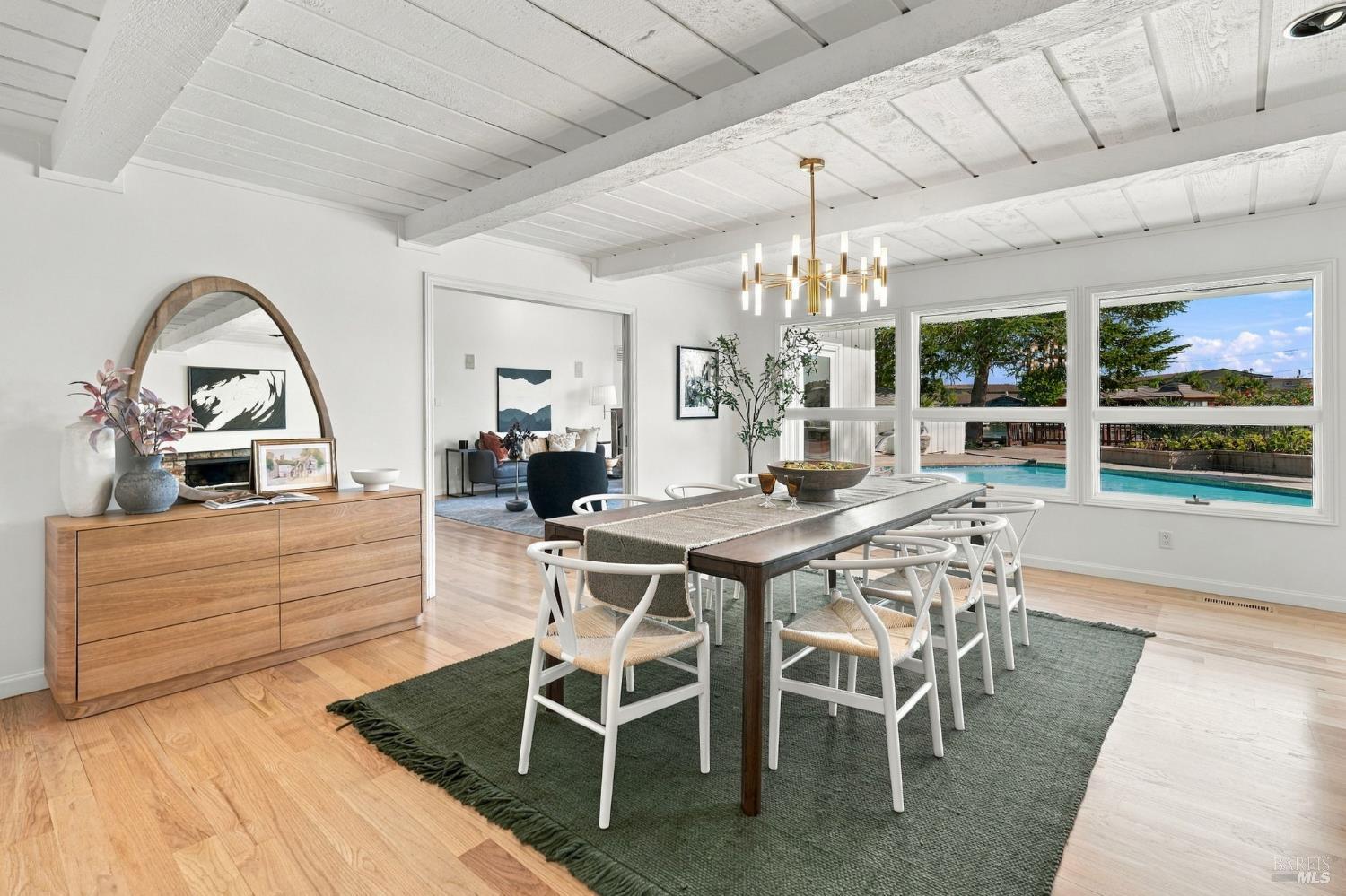 16 Aqua Vista Drive