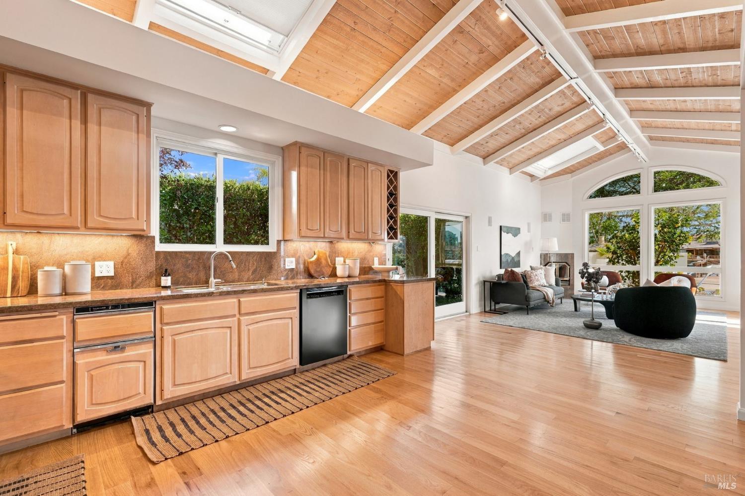16 Aqua Vista Drive