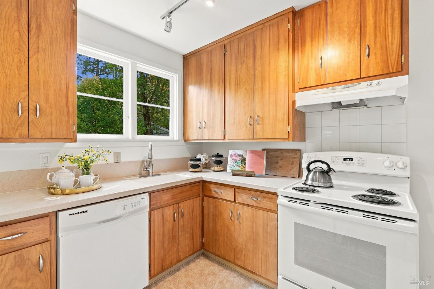 3 Emlin Place