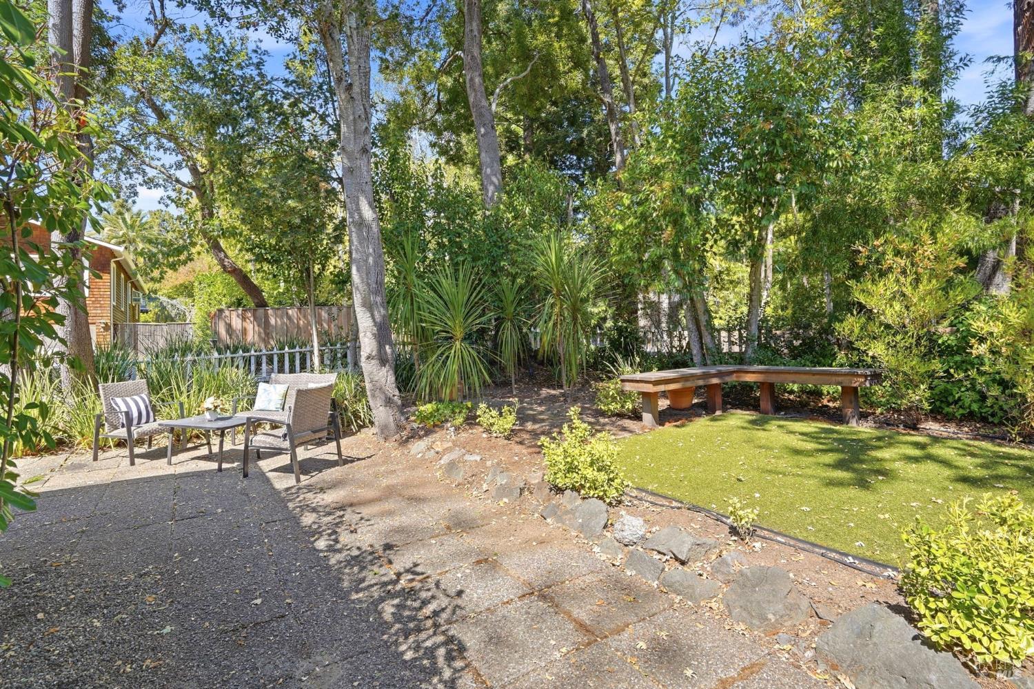 3 Emlin Place