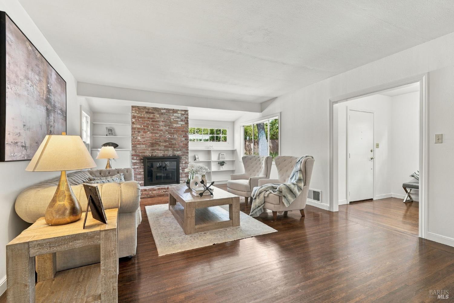 3 Emlin Place