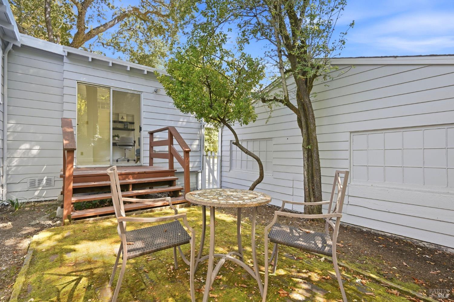3 Emlin Place