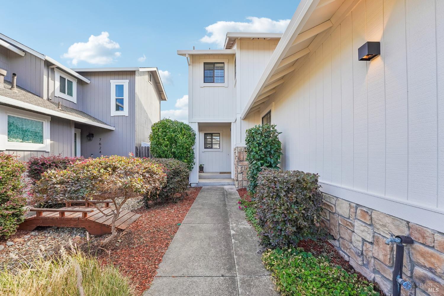 7628 Mandolin Way