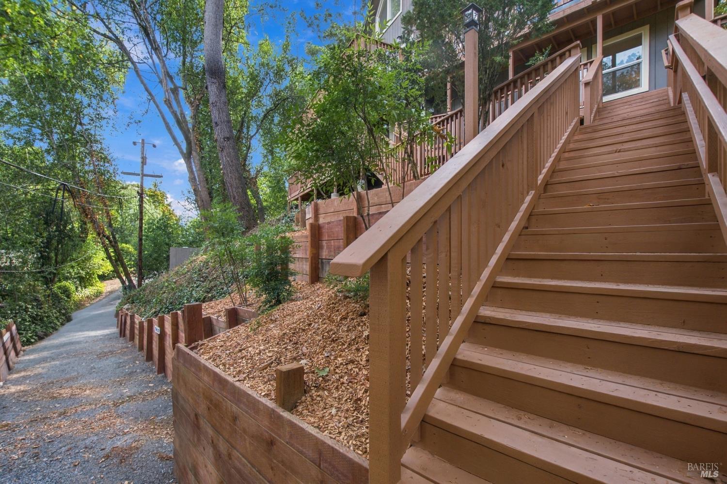 9438 Rio Vista Road