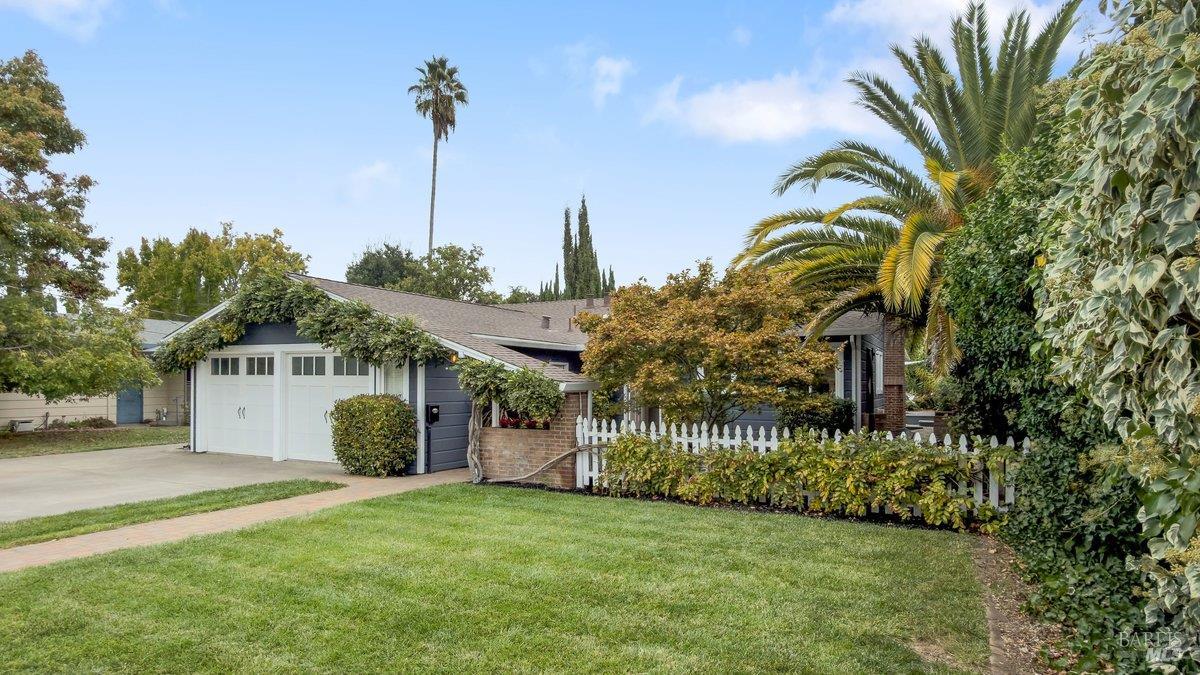 768 Clausing Avenue