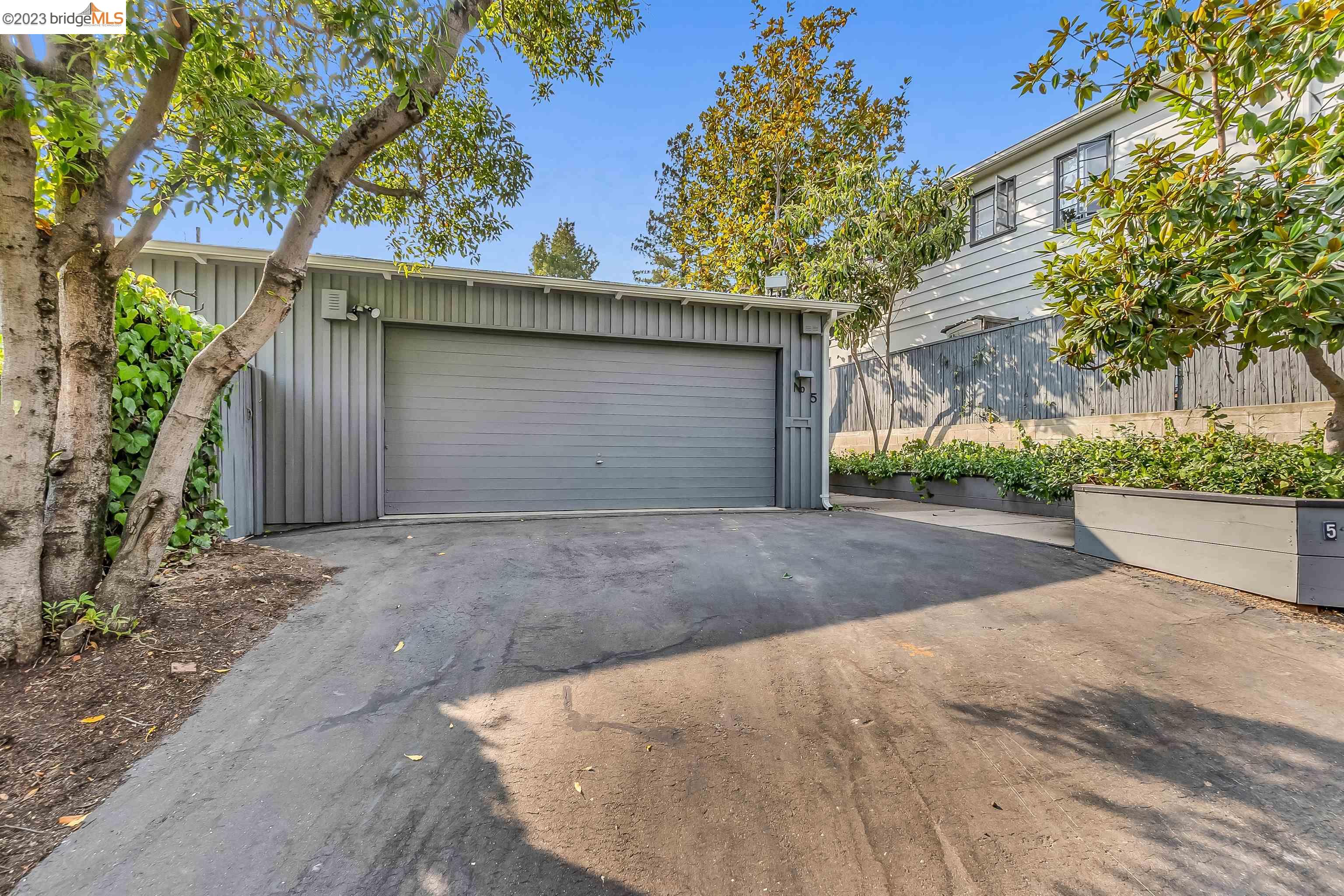 5 Sotelo Avenue