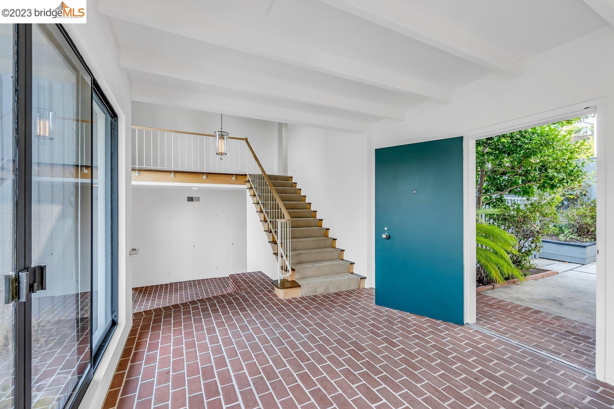 5 Sotelo Avenue
