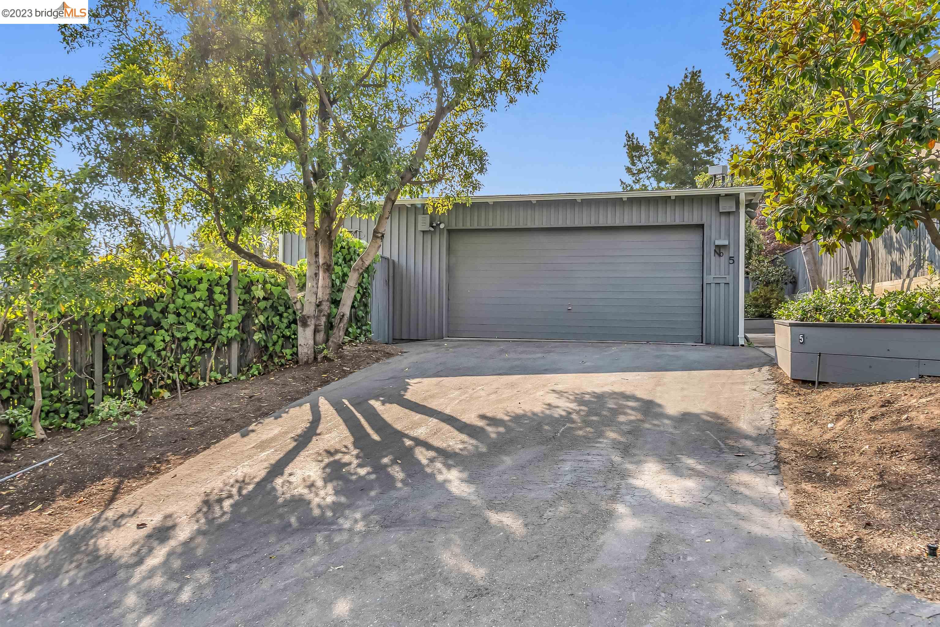 5 Sotelo Avenue