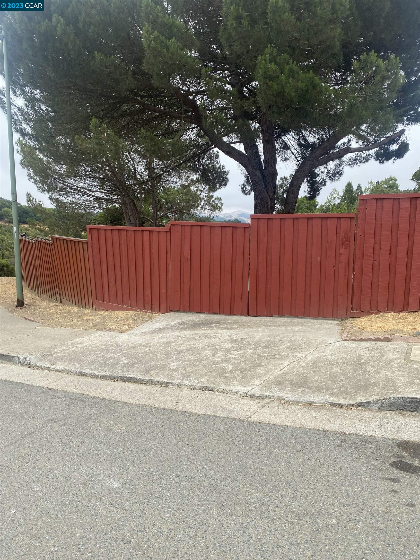 5184 Parkridge Dr. & Lot