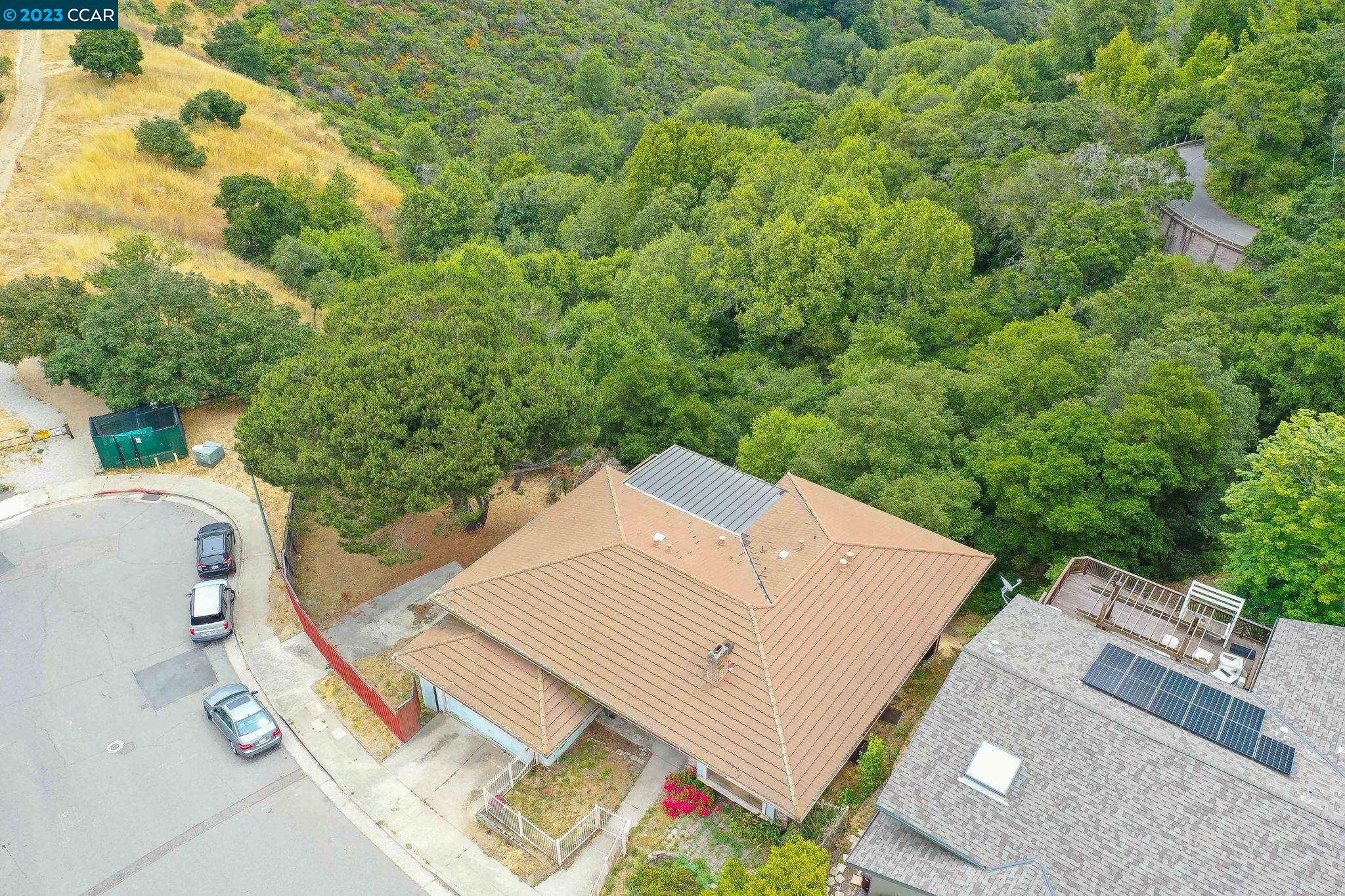 5184 Parkridge Dr. & Lot