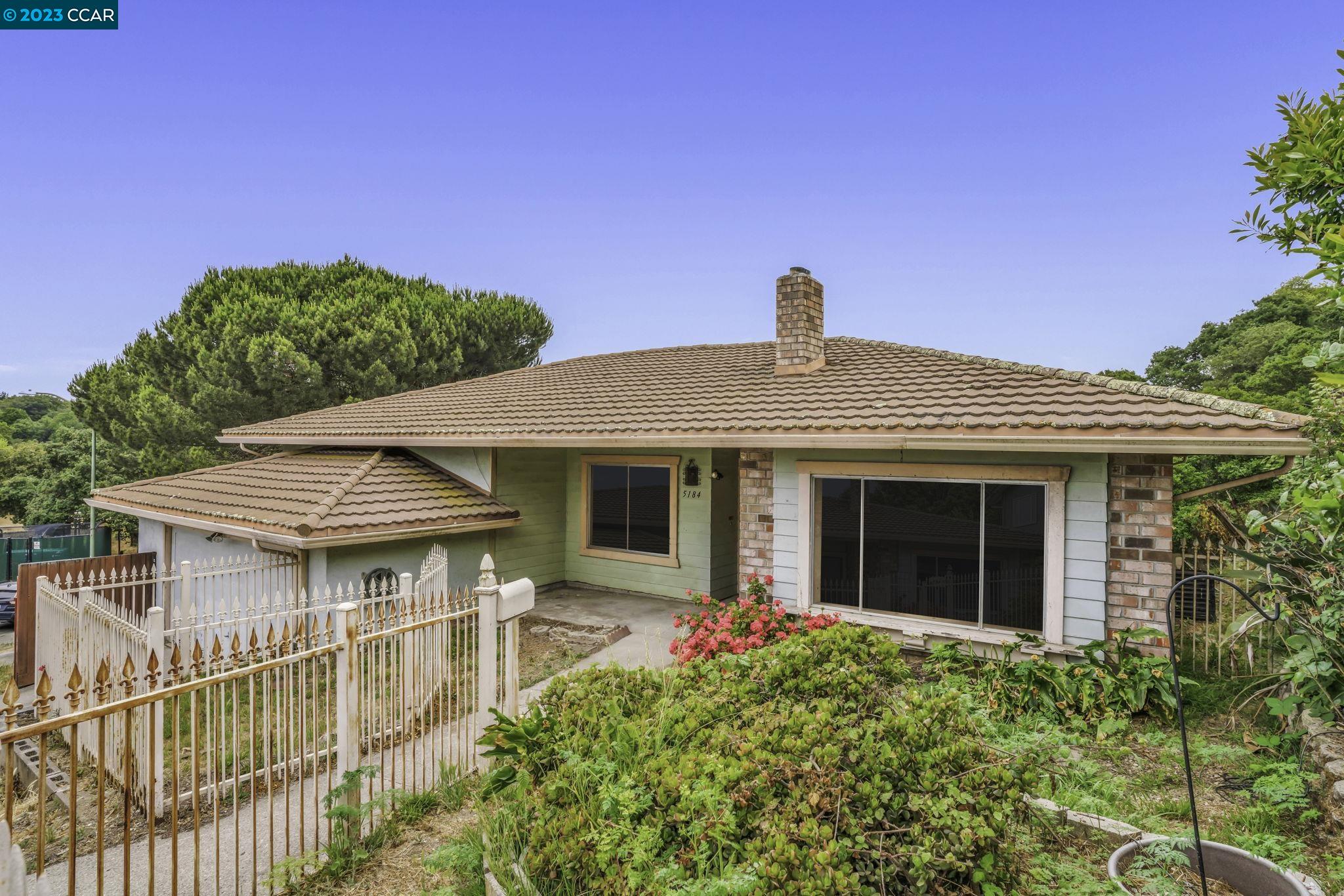 5184 Parkridge Dr. & Lot