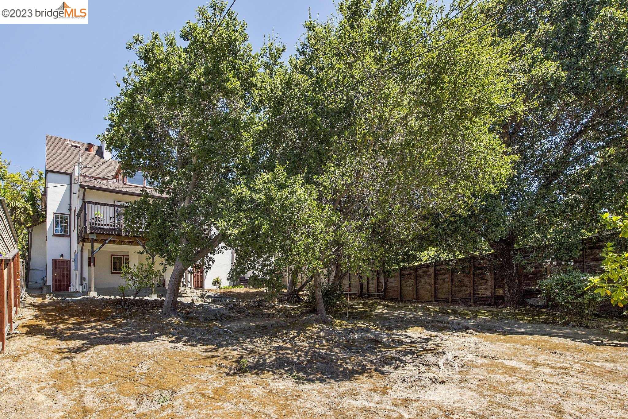 121 Hillside Ave