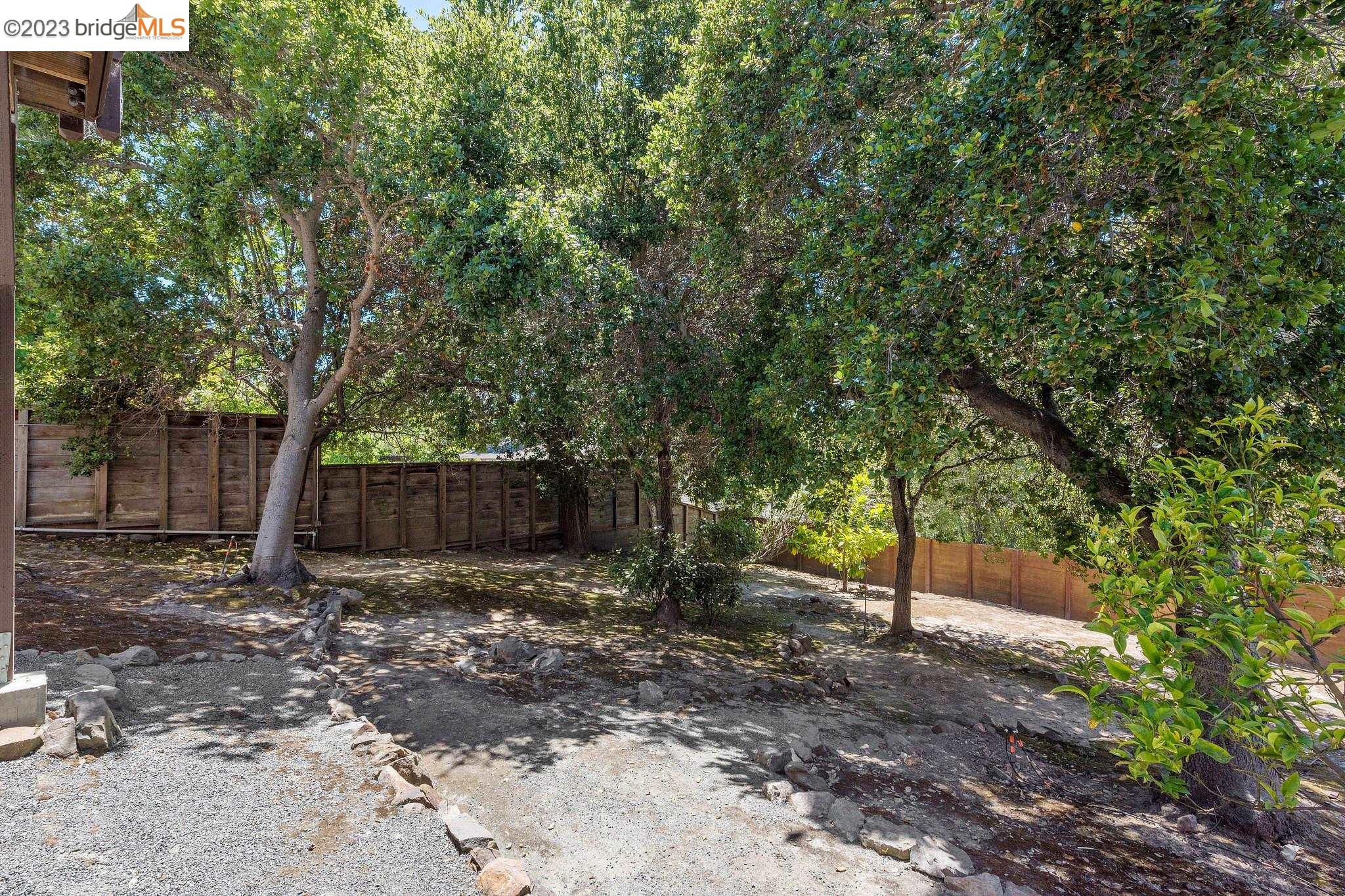 121 Hillside Ave