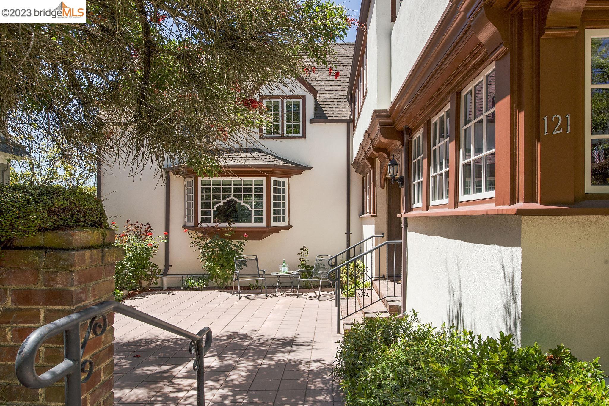 121 Hillside Ave
