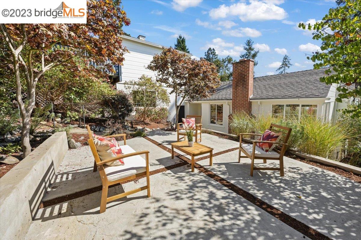 5978 Zinn Dr