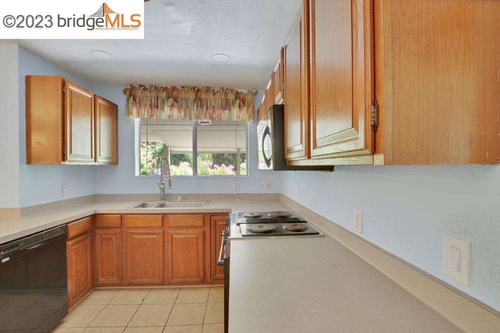 4162 Rifle Ln