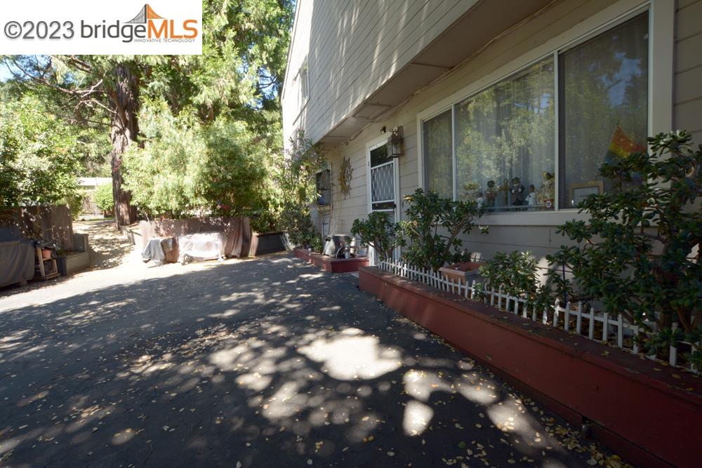 4162 Rifle Ln