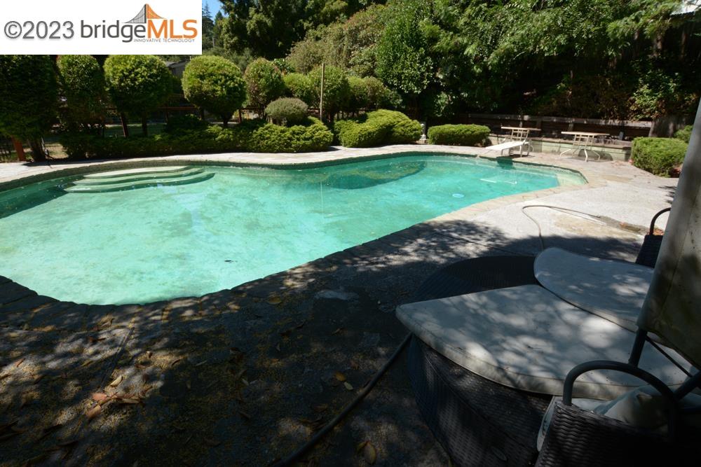 4162 Rifle Ln