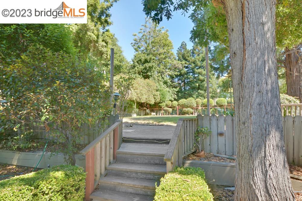 4162 Rifle Ln