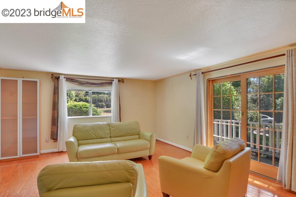 4162 Rifle Ln