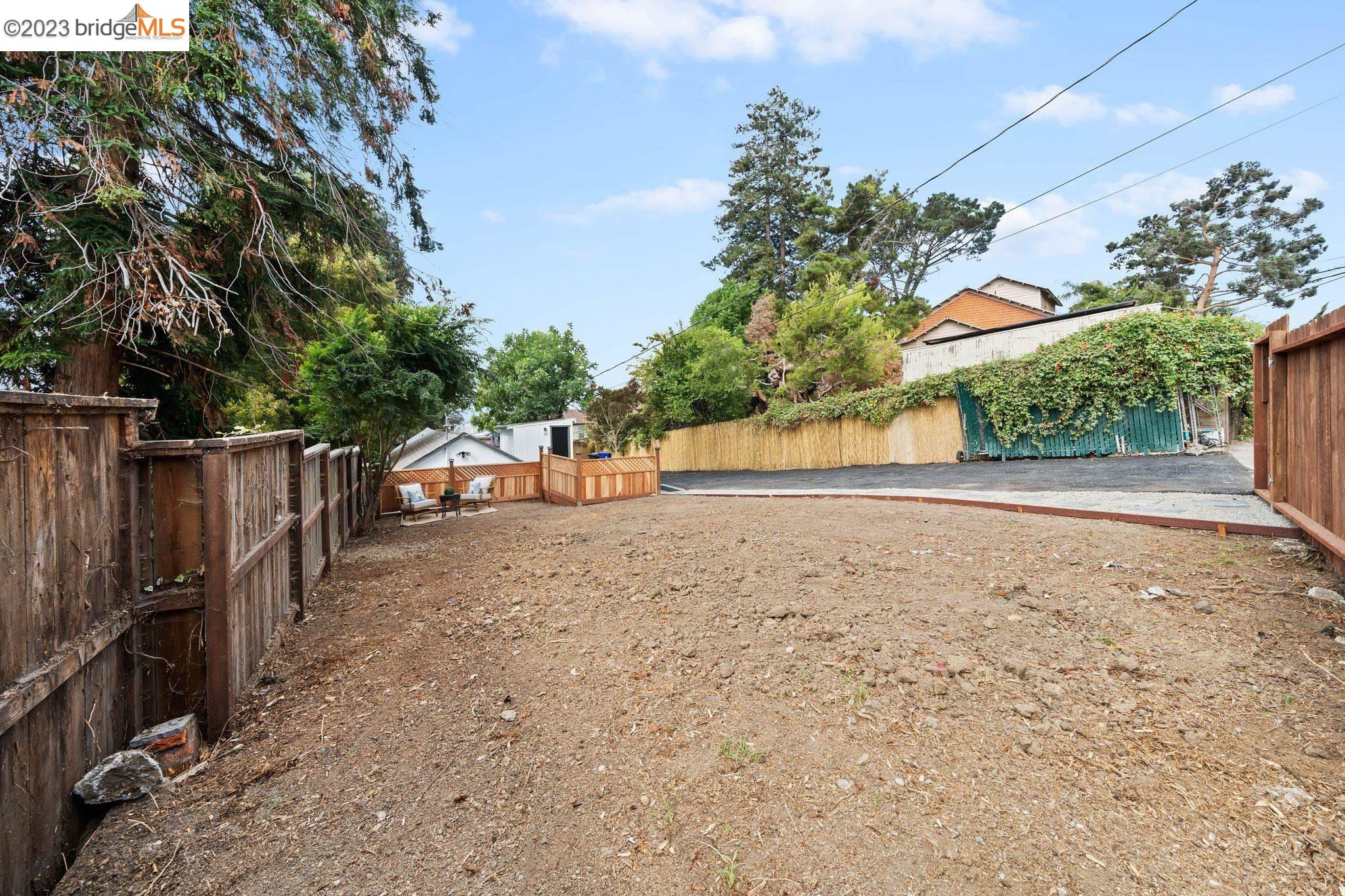 6110 Ralston Ave