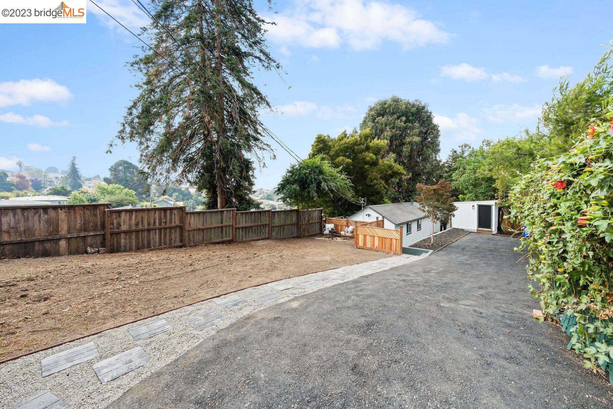 6110 Ralston Ave