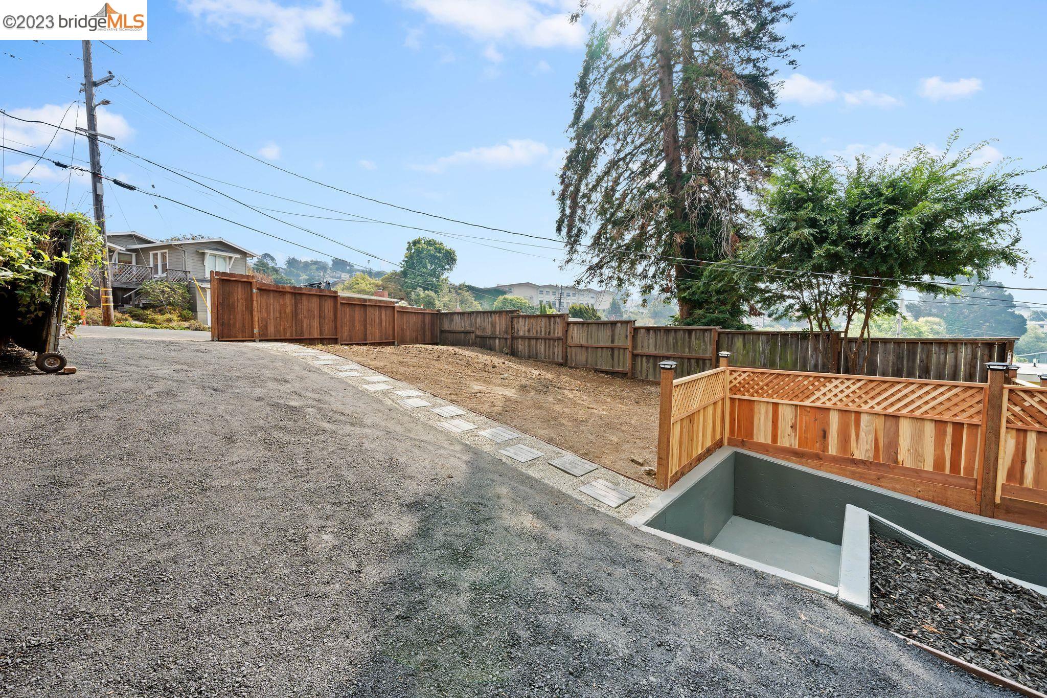 6110 Ralston Ave