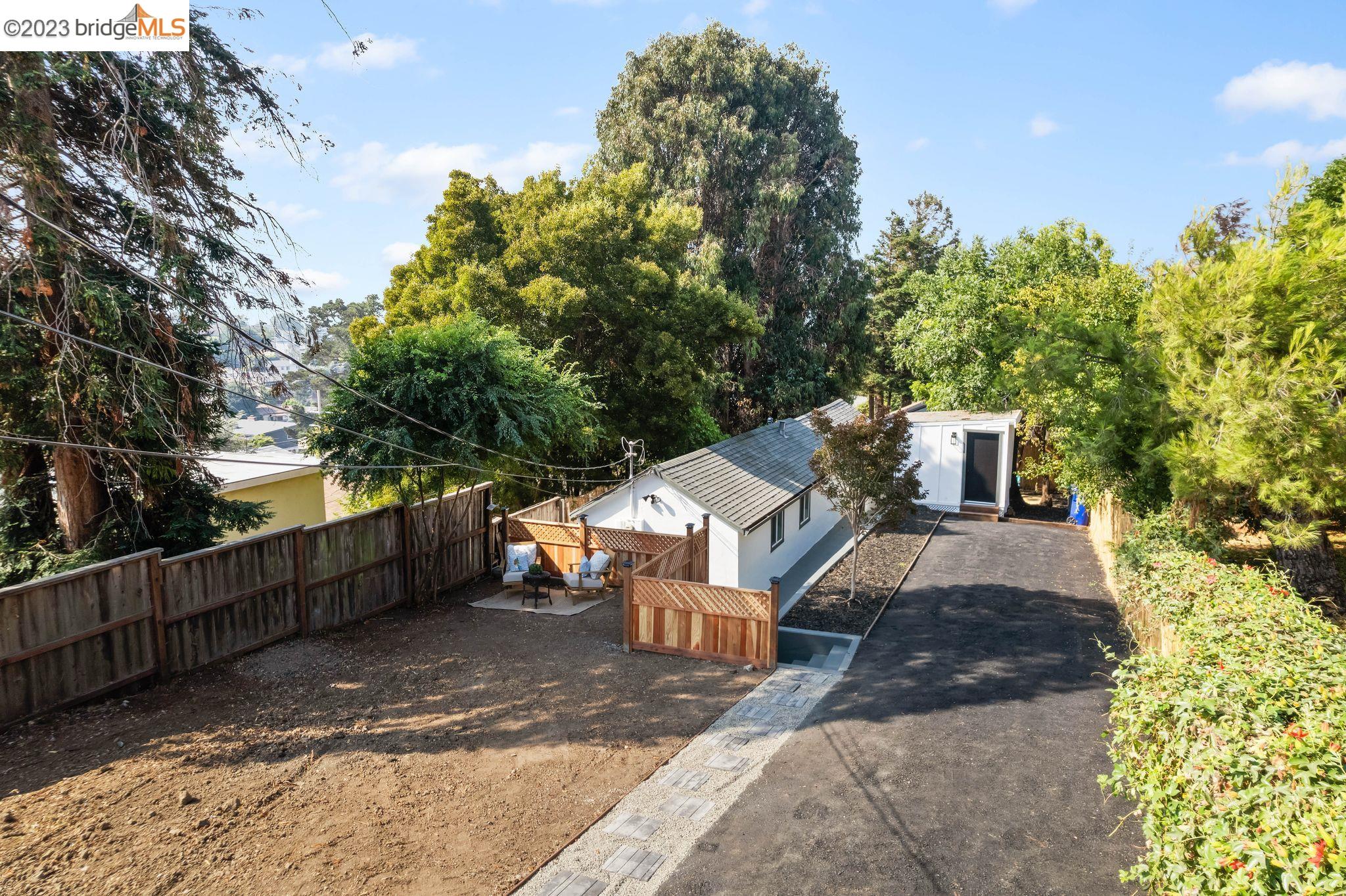 6110 Ralston Ave