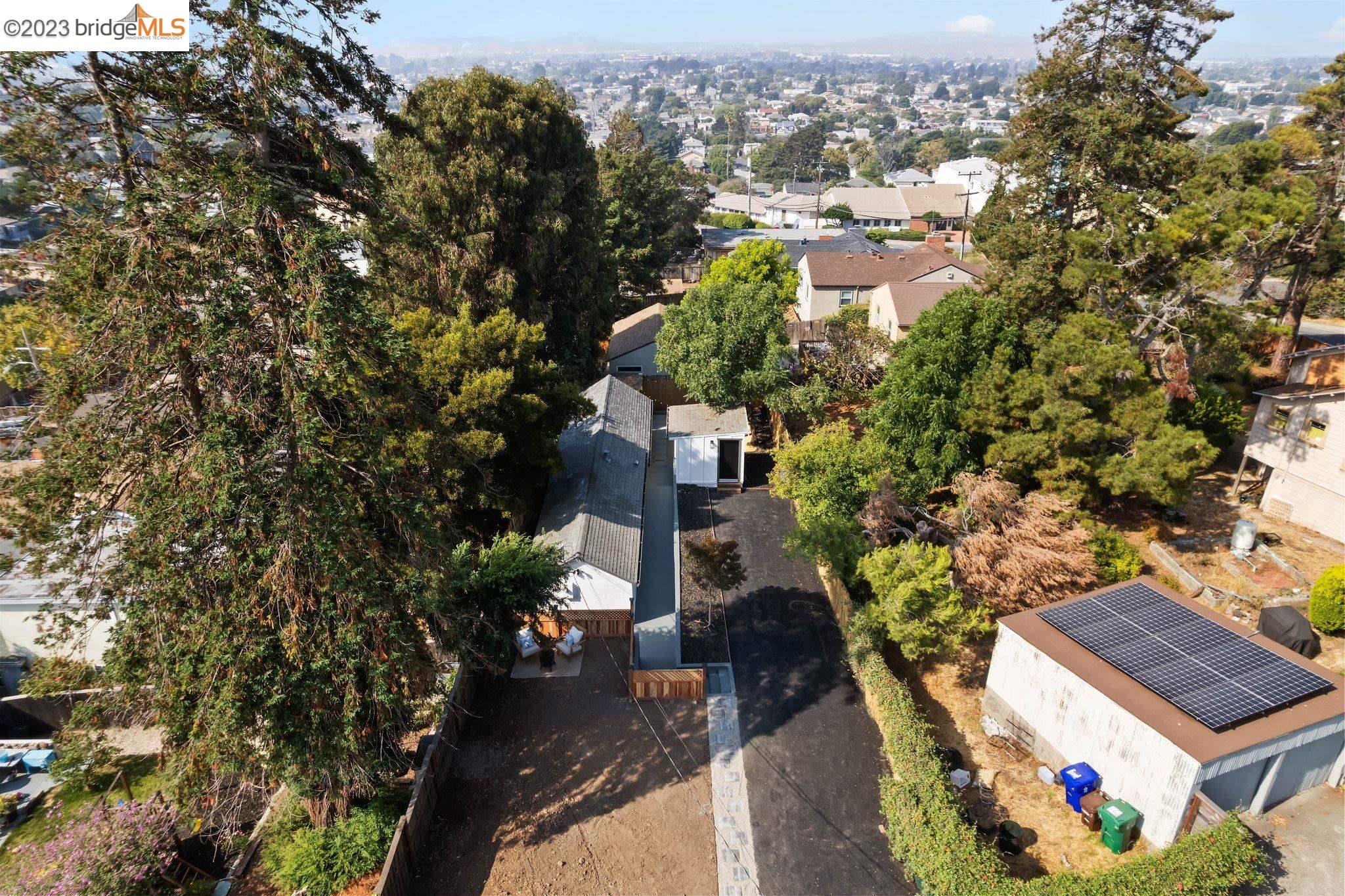 6110 Ralston Ave