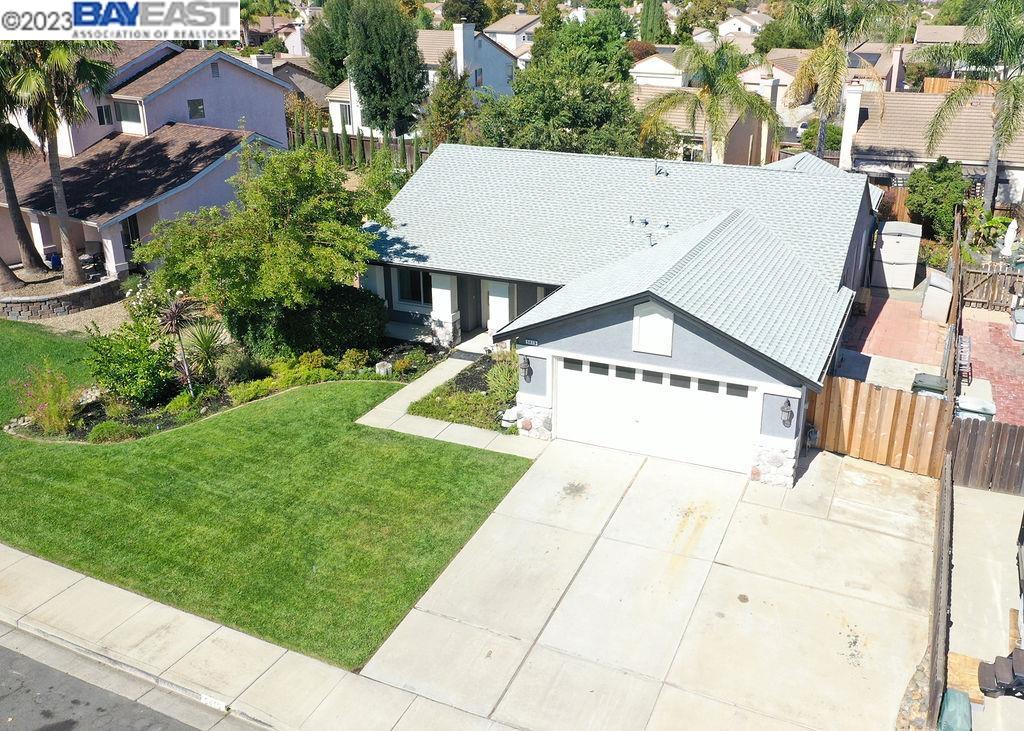 5419 Lakespring Dr
