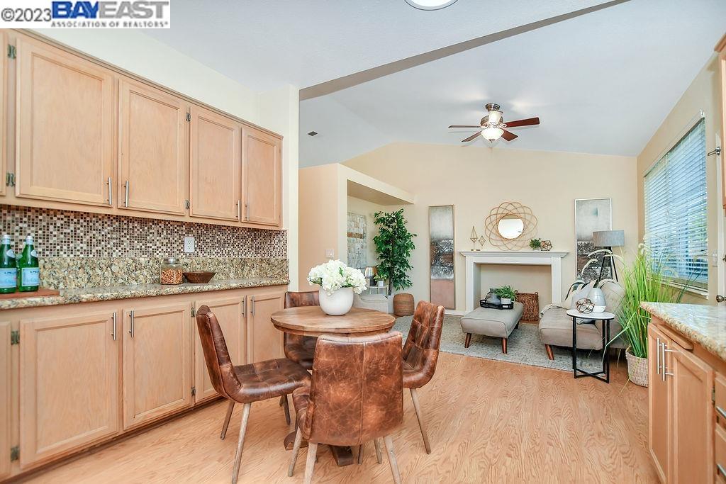 5419 Lakespring Dr