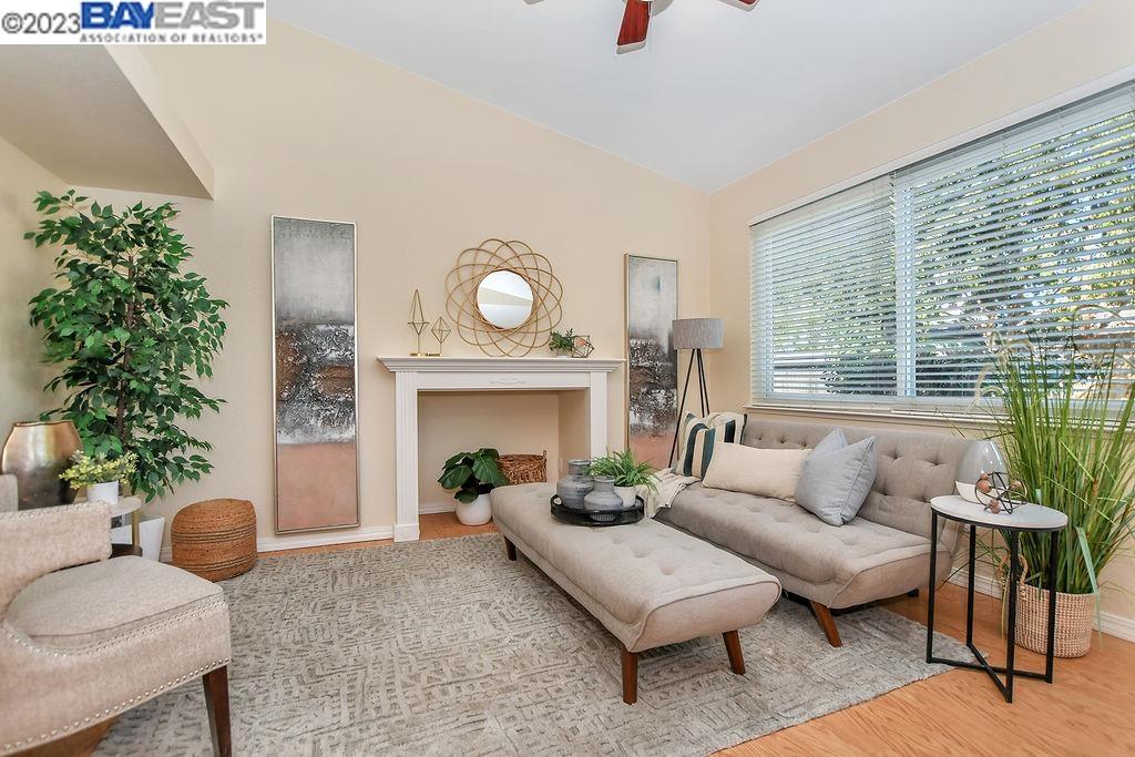 5419 Lakespring Dr
