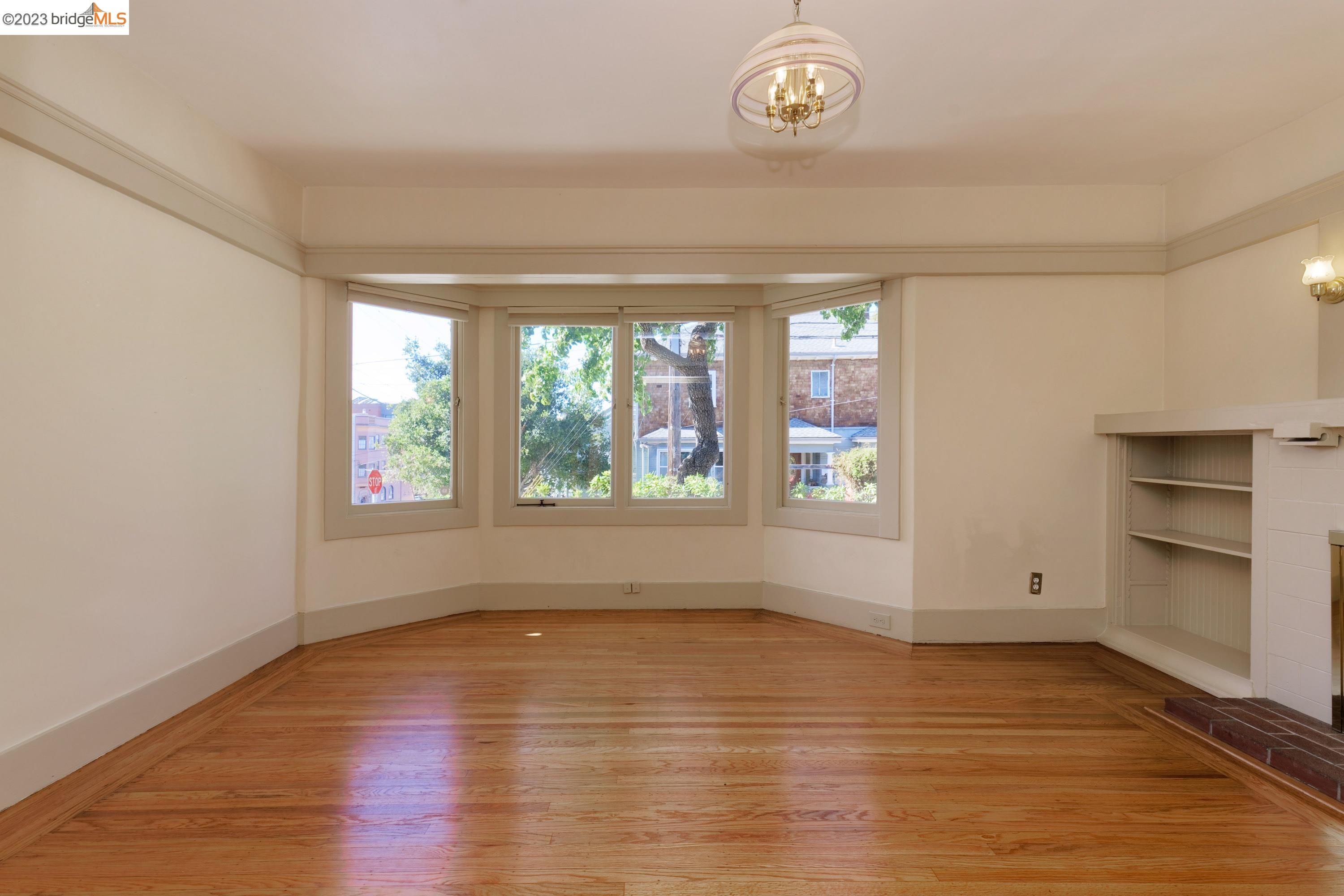 4100 Terrace St Unit: Lower