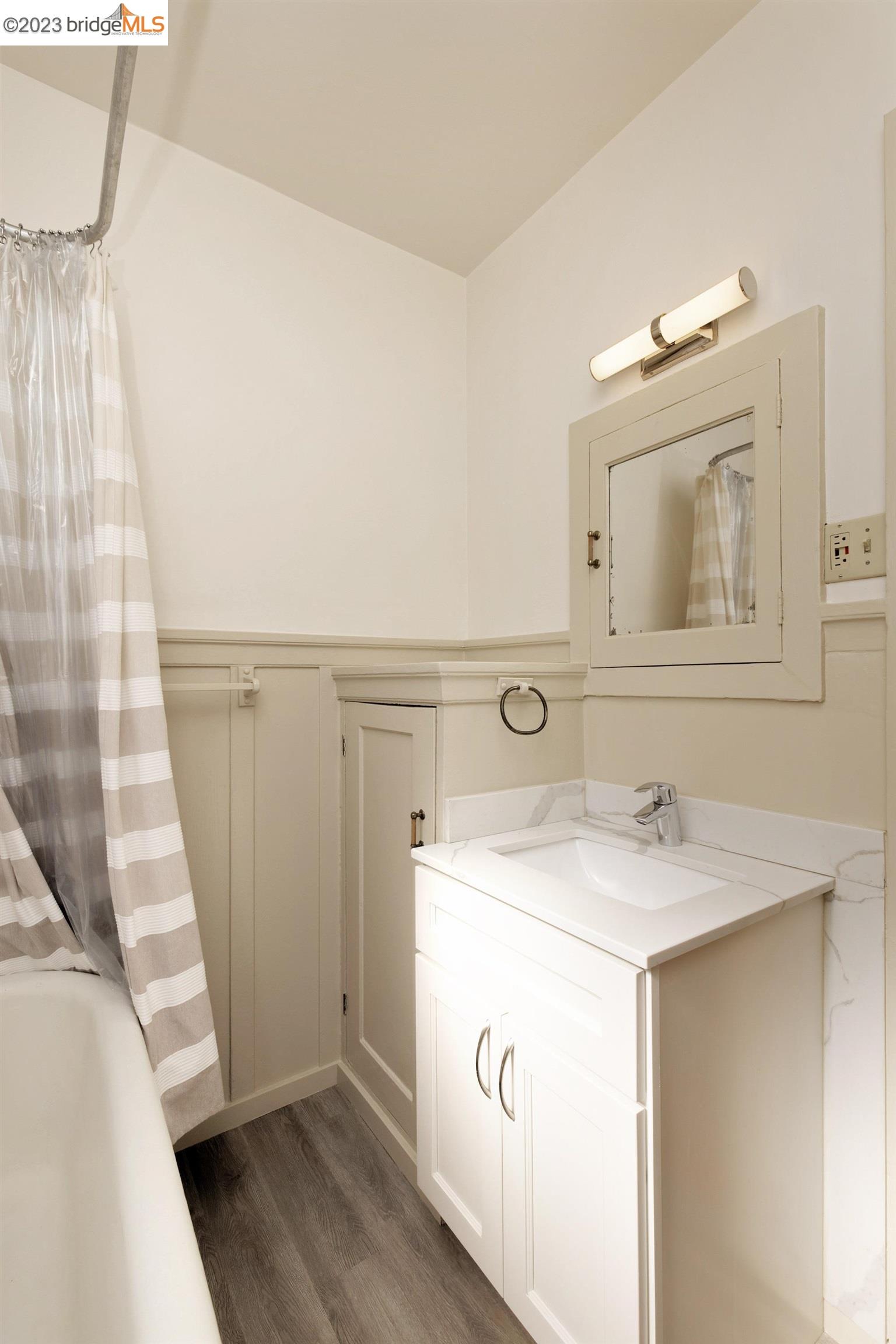 4100 Terrace St Unit: Lower