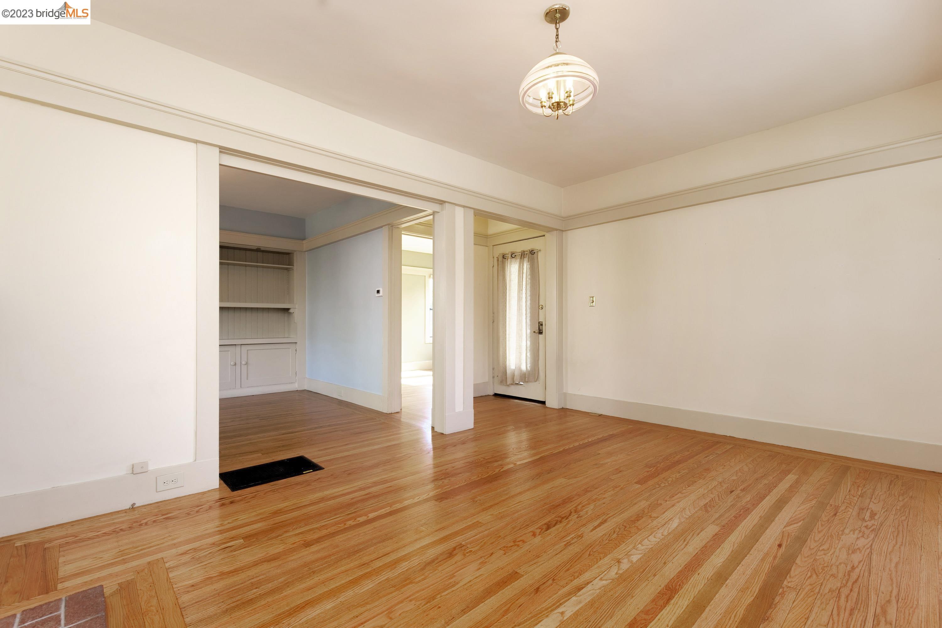 4100 Terrace St Unit: Lower