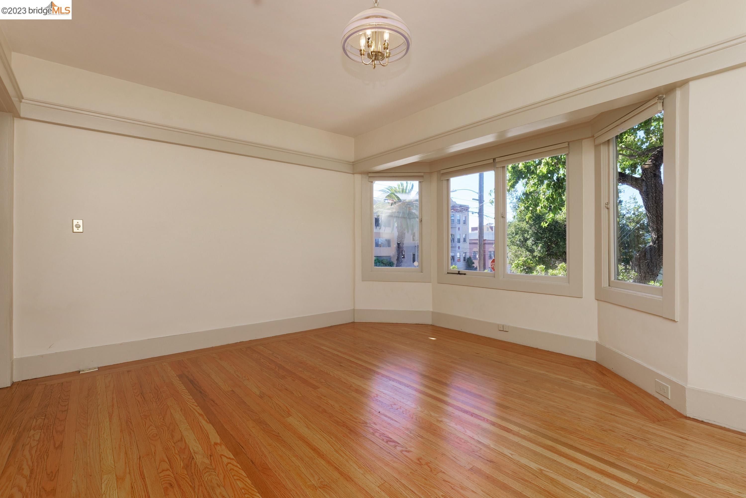 4100 Terrace St Unit: Lower