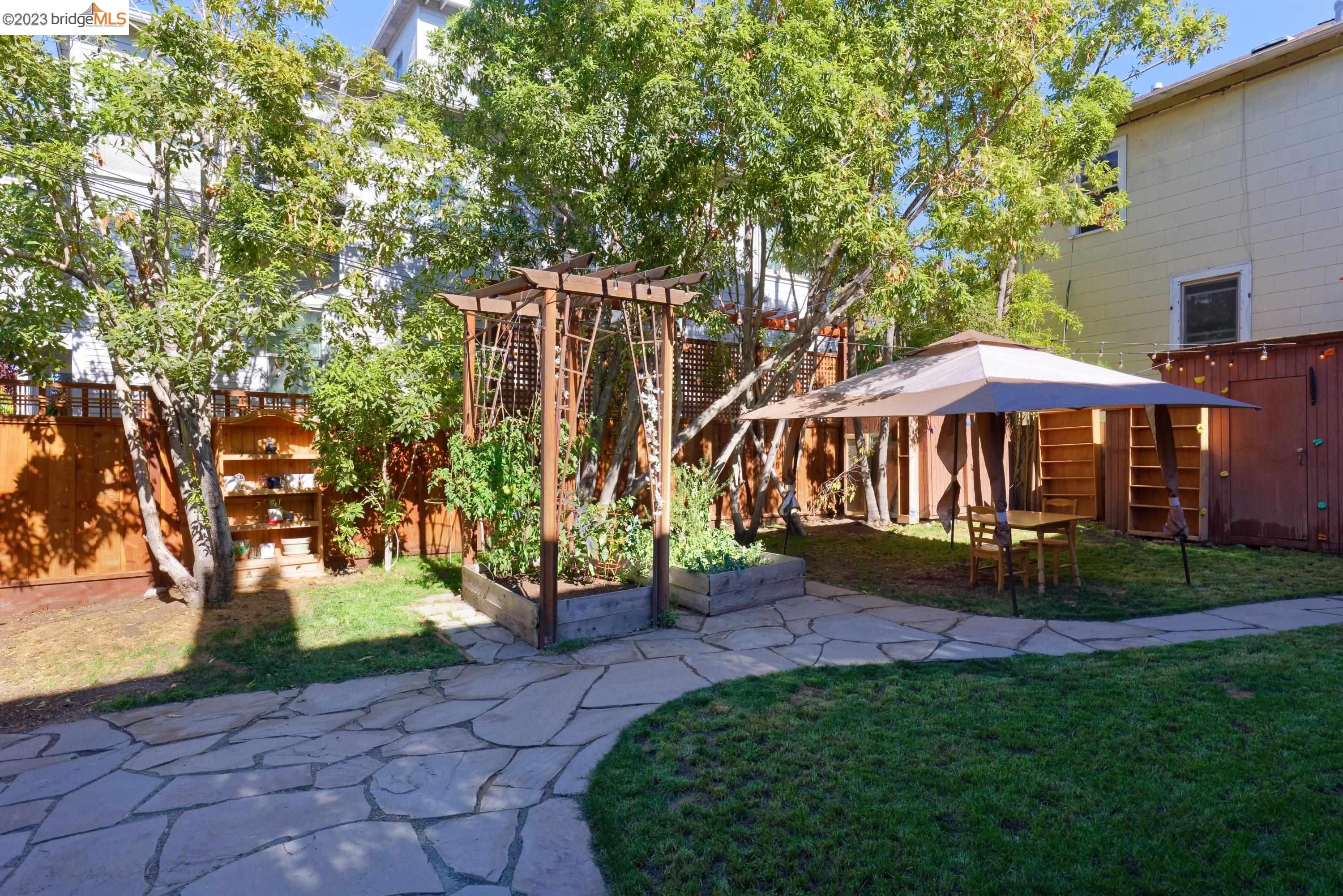 4100 Terrace St Unit: Lower