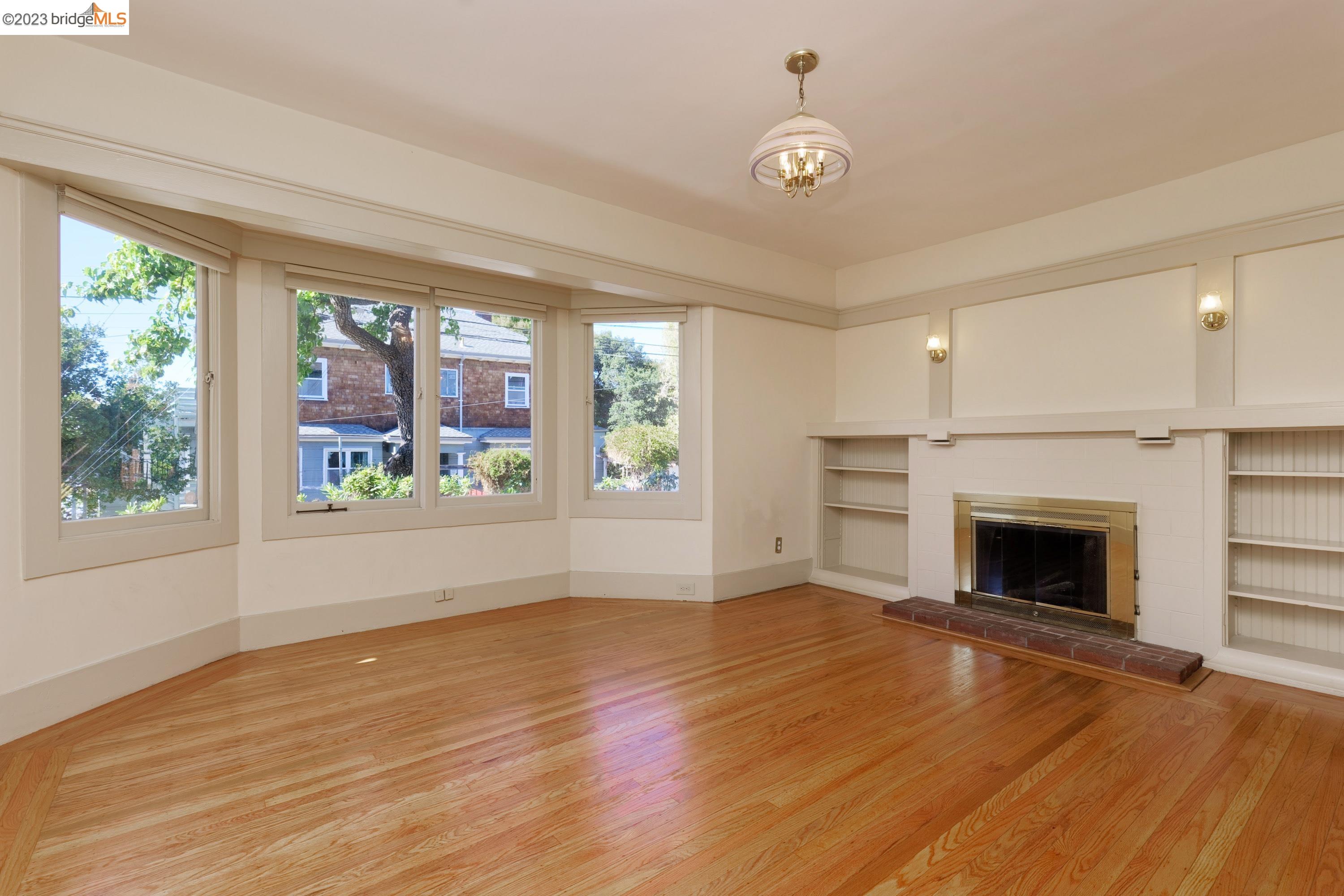 4100 Terrace St Unit: Lower