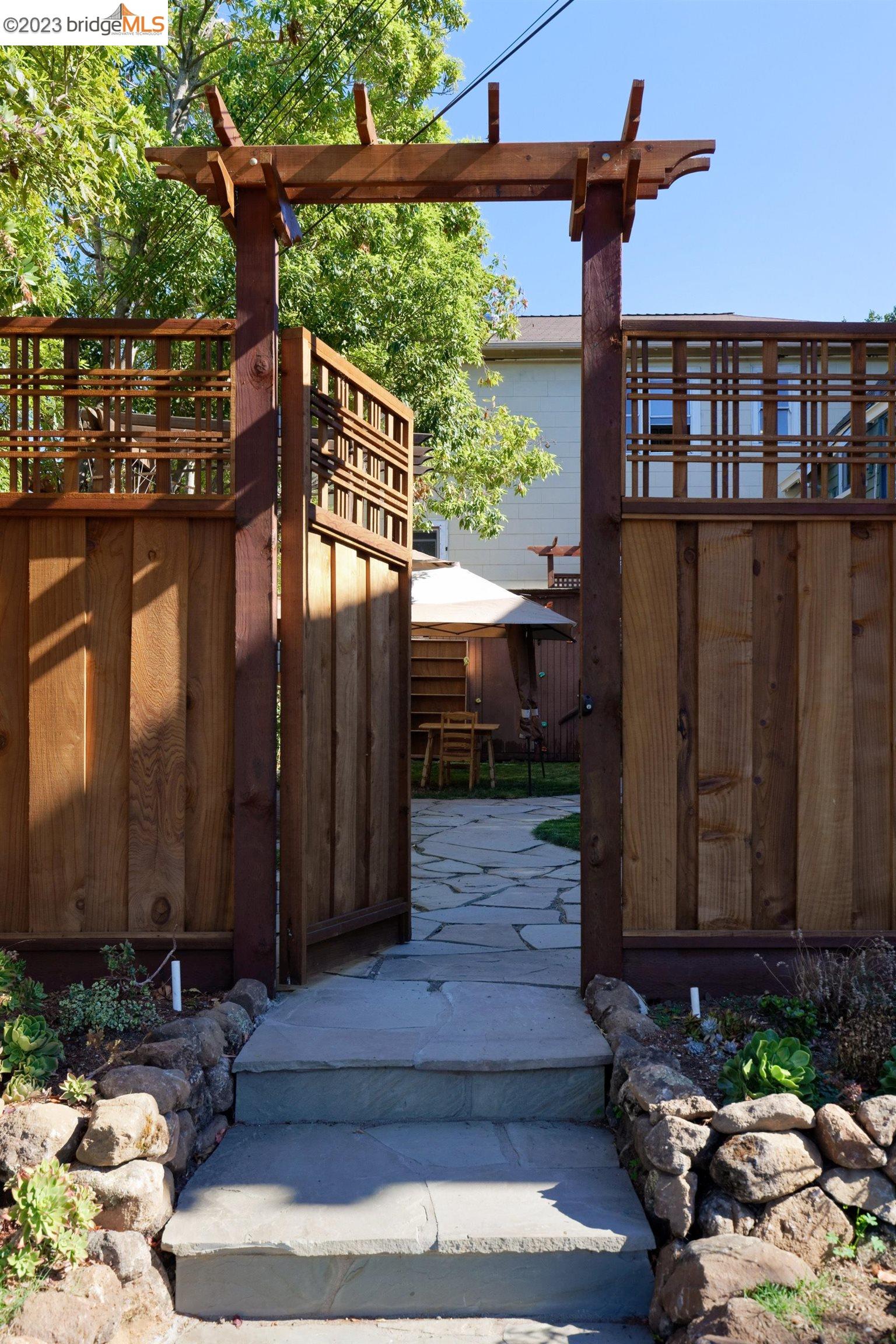 4100 Terrace St Unit: Lower