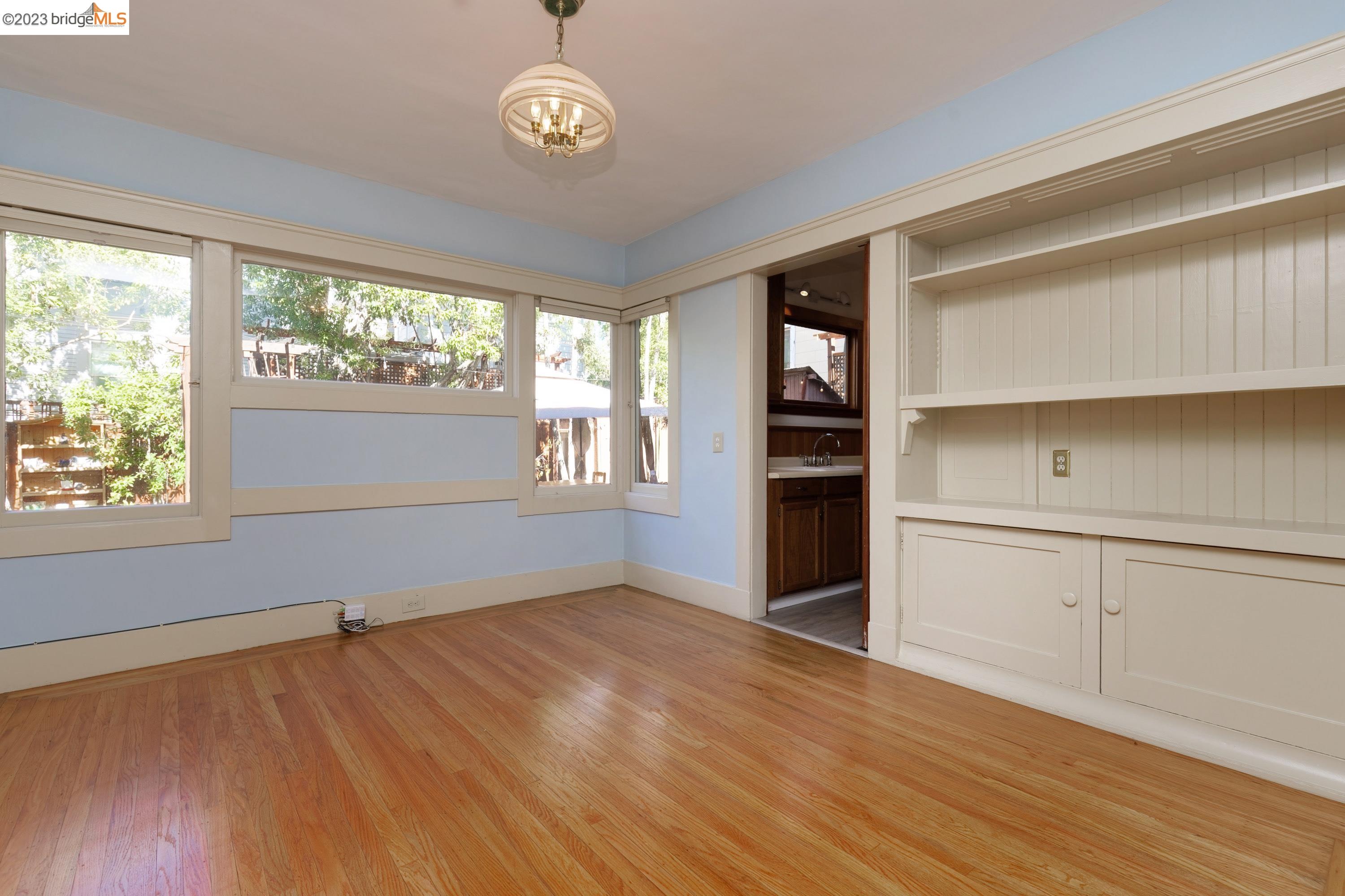 4100 Terrace St Unit: Lower