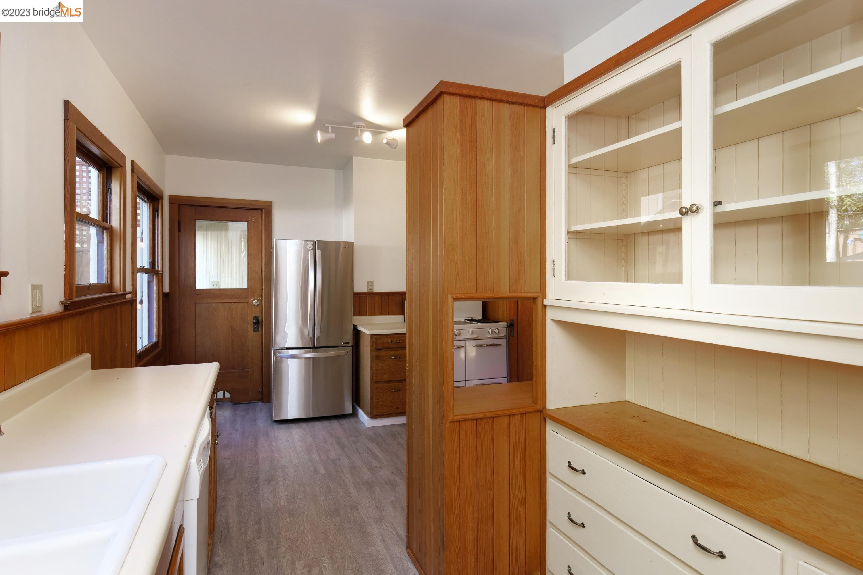 4100 Terrace St Unit: Lower