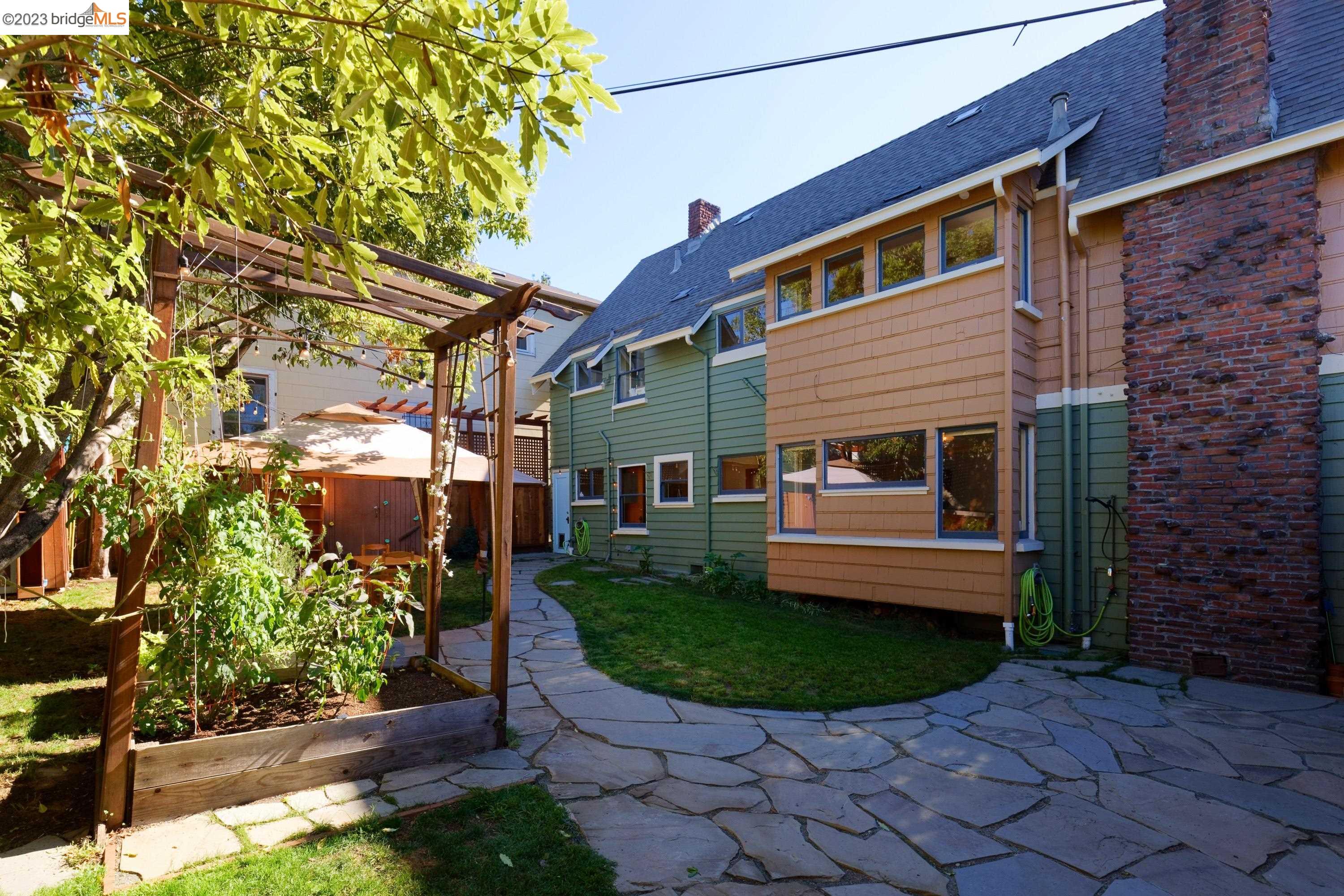 4100 Terrace St Unit: Lower