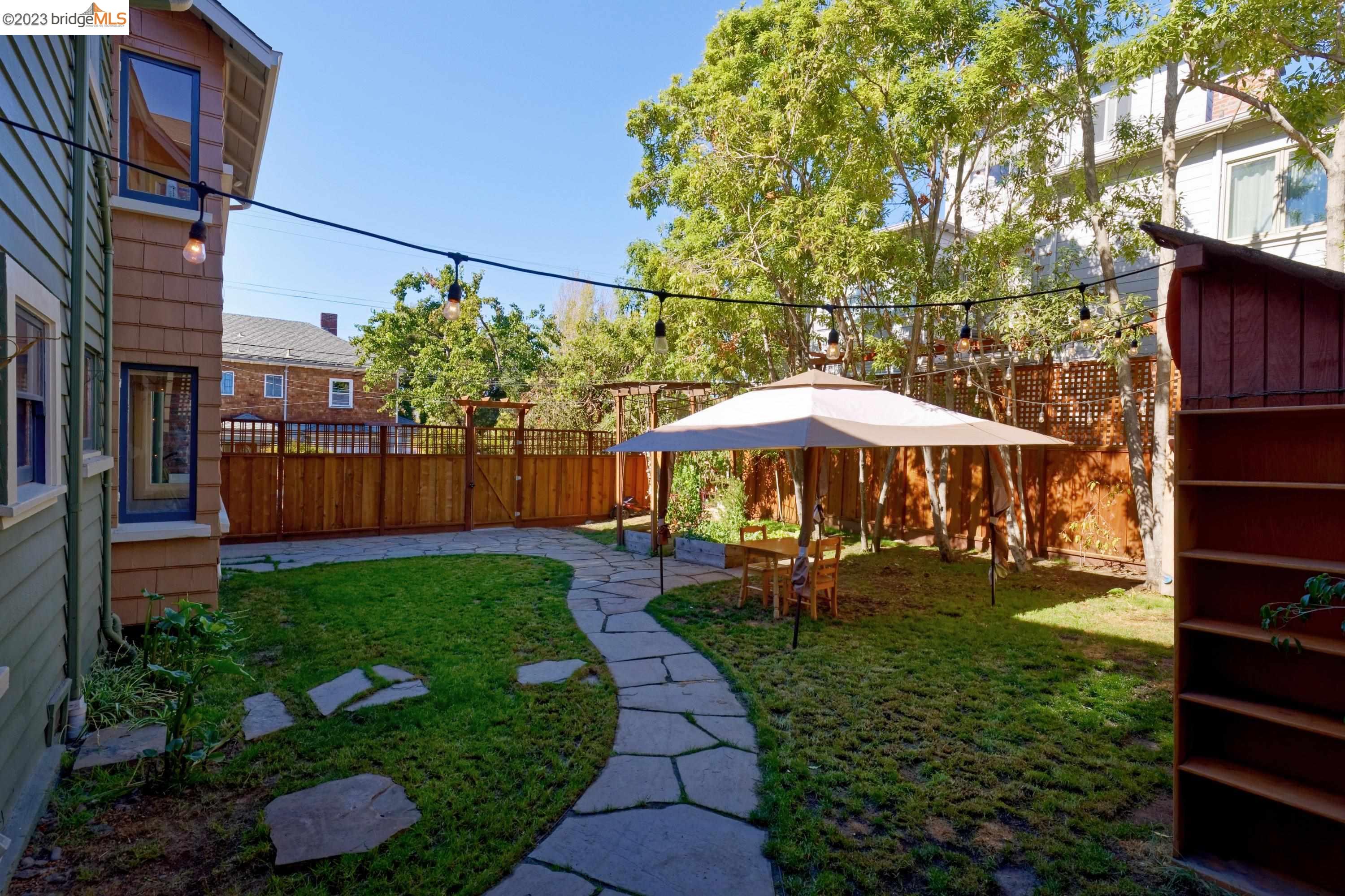 4100 Terrace St Unit: Lower