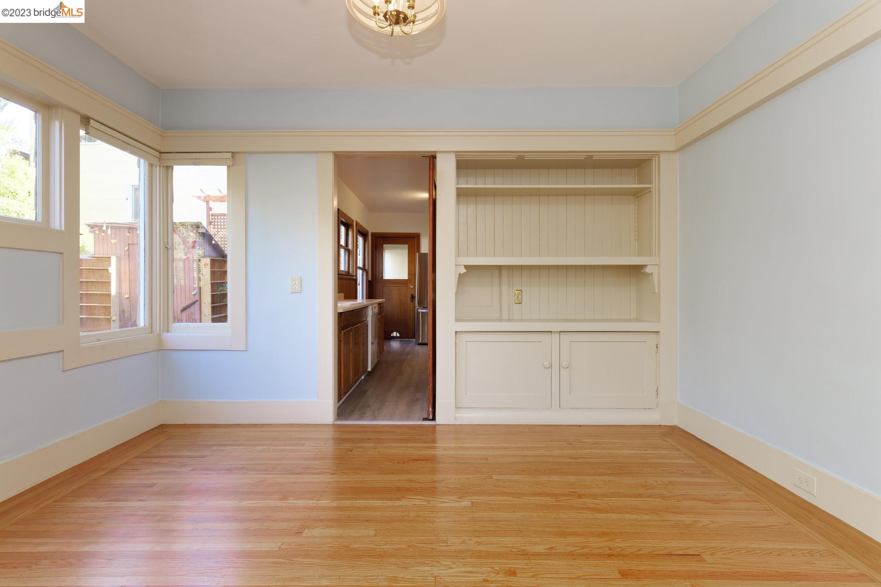 4100 Terrace St Unit: Lower