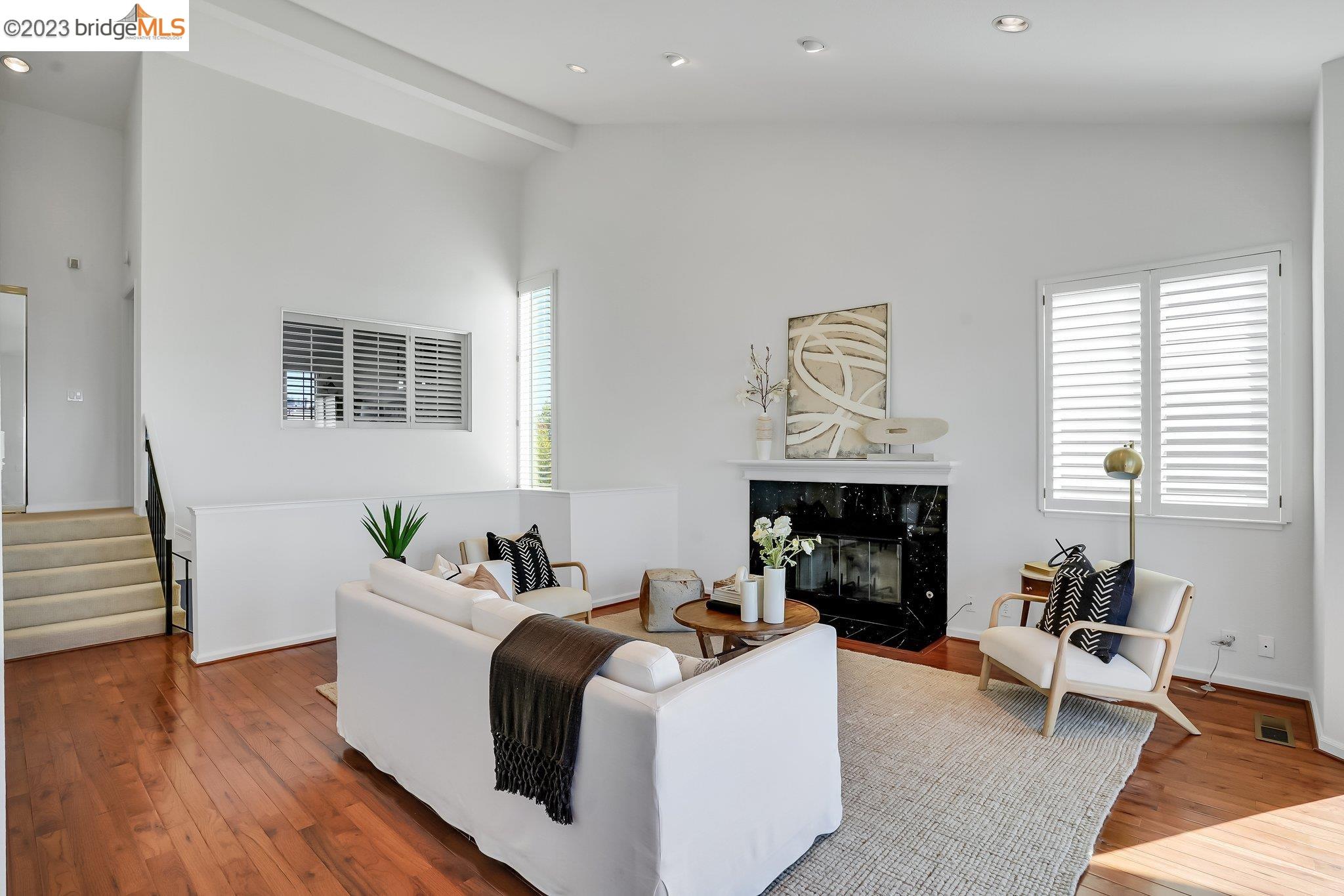 31 Windward Hl
